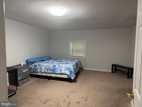 19004 Queen Dr, Triangle, VA, 22172-2119 | Card Image