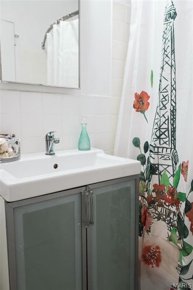 Shower as long as you want! You have endless hot water!! | Image 14