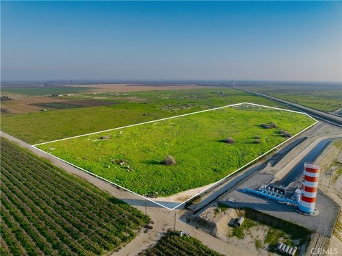 220 -45 Woollomes Avenue, Wasco, CA, 93280 | Card Image