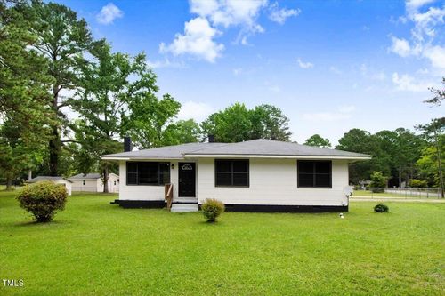 325 Bell St, Enfield, NC, 27823-1472 | Card Image