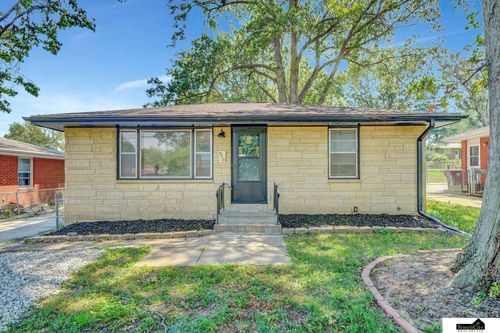 910 N 56th St, Lincoln, NE, 68504-3307 | Card Image