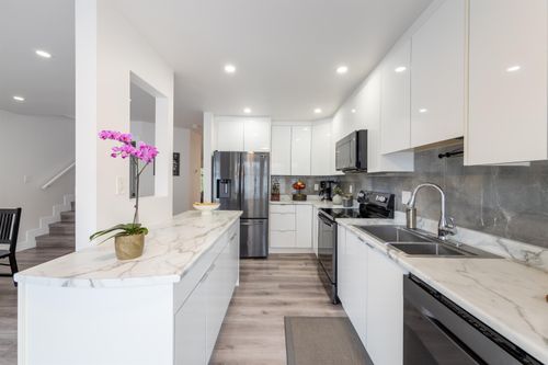 118-8060 121a St, Surrey, BC, V3W0S5 | Card Image