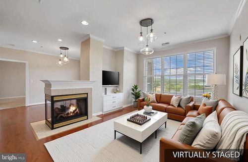 403j-400 Symphony Cir, COCKEYSVILLE, MD, 21030-2042 | Card Image