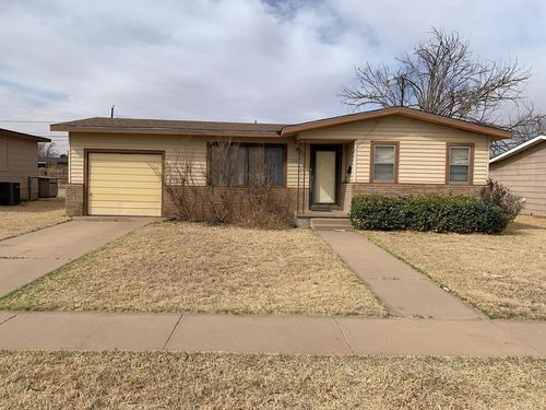 2301 41st St, Snyder, TX, 79549-5910 | Card Image