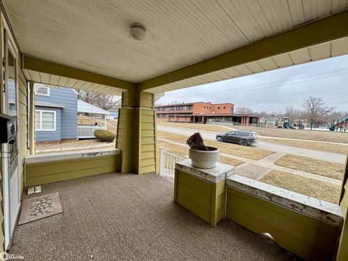 613 Tracy St, Audubon, IA, 50025-1220 | Card Image