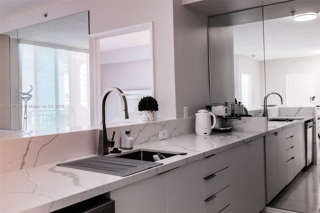 APT-603 - 17555 Atlantic Blvd, Condo with 2 bedrooms, 2 bathrooms and null parking in Sunny Isles Beach FL | Image 13