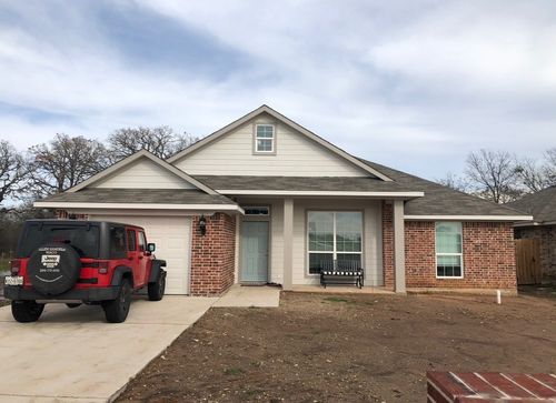110 Tomahawk Dr, Lacy Lakeview, TX, 76705-3906 | Card Image