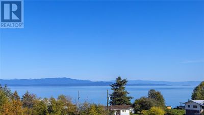 3021 Raymur Pl, House other with 4 bedrooms, 3 bathrooms and 5 parking in Qualicum Beach BC | Image 3