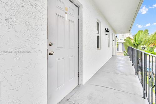 202-711 Ne 2nd Ave, Fort Lauderdale, FL, 33304-2653 | Card Image