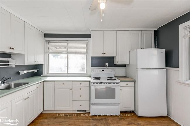 290 Barrie Rd, House other with 3 bedrooms, 2 bathrooms and 5 parking in Orillia ON | Image 13