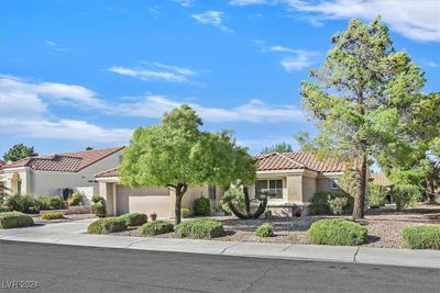 8916 Desert Mound Drive, House other with 2 bedrooms, 1 bathrooms and null parking in Las Vegas NV | Image 2