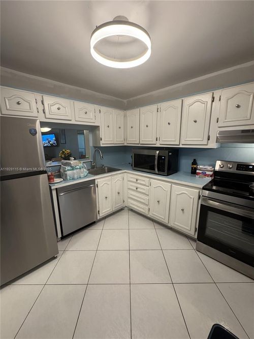 apt-315-4050 Nw 42nd Ave, Lauderdale Lakes, FL, 33319-4851 | Card Image