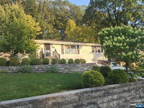 134 Rafkind Rd, Bloomingdale, NJ, 07403-1550 | Card Image