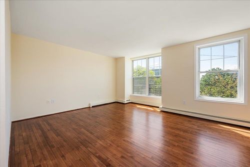 3 Beach 42nd St, Far Rockaway, NY, 11691-1207 | Card Image