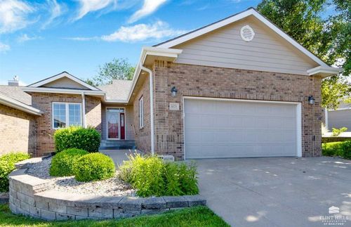 4829 Rockridge Ct, Manhattan, KS, 66503-7586 | Card Image