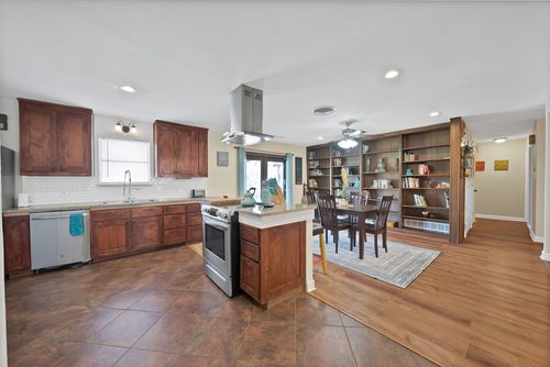 7013 Meadowbrook Dr, Fort Worth, TX, 76112-5343 | Card Image