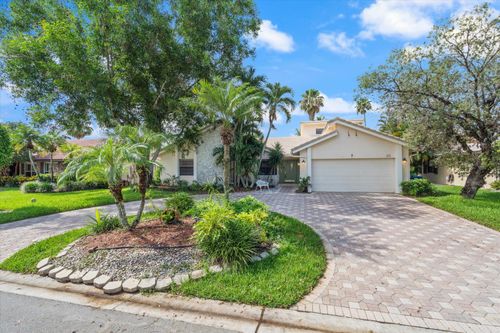 8660 Nw 54th St, Coral Springs, FL, 33067-2879 | Card Image