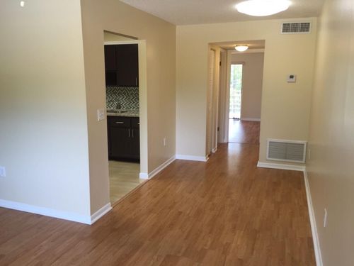 207-2878 Donnelly Dr, Lake Worth, FL, 33462-6420 | Card Image