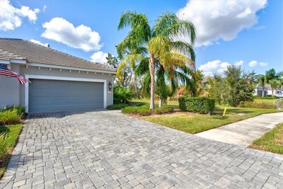 3206 Sky Blue Cove, House other with 2 bedrooms, 2 bathrooms and null parking in Bradenton FL | Image 2