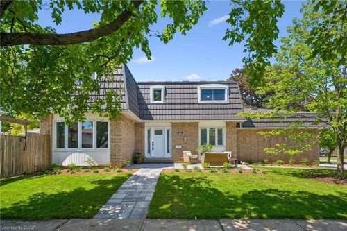 31 Glen Lake Cres, Kitchener, ON, N2N1C4 | Card Image
