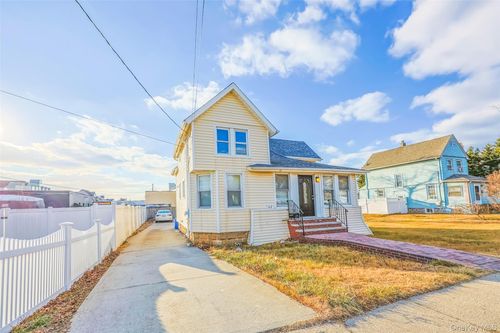 62 Westend Ave, Freeport, NY, 11520-5234 | Card Image