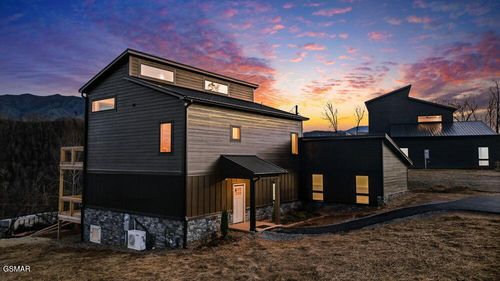 650 Ridge Top Loop, Gatlinburg, TN, 37738 | Card Image