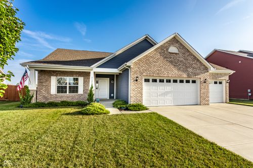 8122 Brookville Way, Avon, IN, 46123-5902 | Card Image