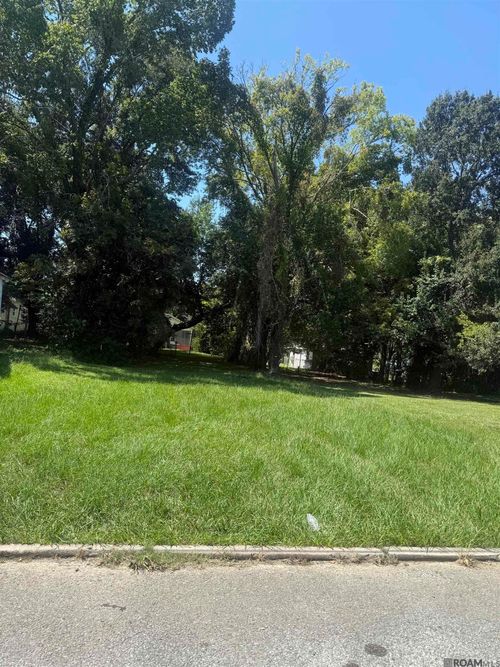 818 Peach St, Baton Rouge, LA, 70802-4868 | Card Image