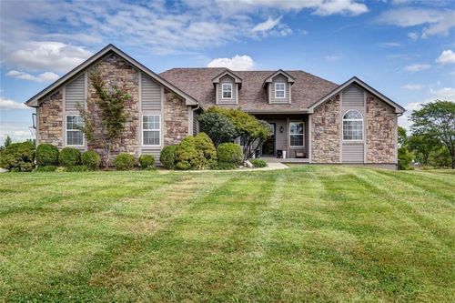 5275 Se Fox Run Rd, Lathrop, MO, 64465-8198 | Card Image