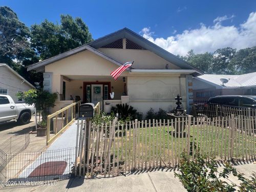 214 Querens Ave, Biloxi, MS, 39530-2939 | Card Image