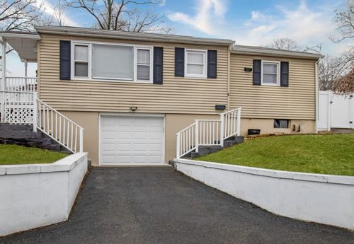 8 Laurel Ln, Highland Fls, NY, 10928-1506 | Card Image