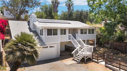 464 E Kalmia St, Fallbrook, CA, 92028-2117 | Card Image