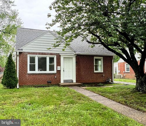 201 W Wayne Ave, ALDAN, PA, 19018-3024 | Card Image