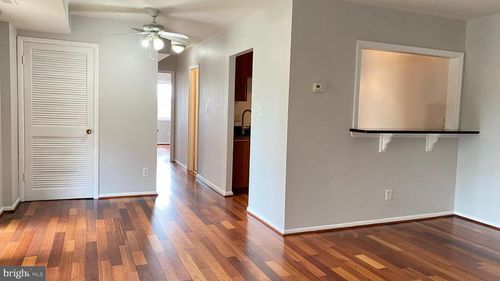 37-3404 25th St S, ARLINGTON, VA, 22206-2448 | Card Image