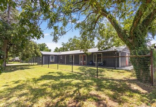 219 Burt, Yoakum, TX, 77995 | Card Image