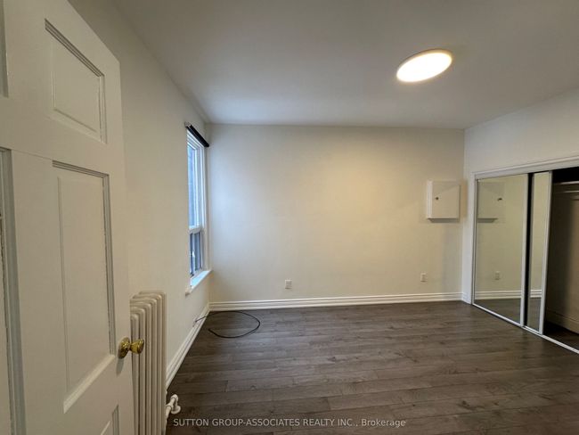 195 Montrose Ave, House attached with 3 bedrooms, 2 bathrooms and null parking in Toronto ON | Image 16