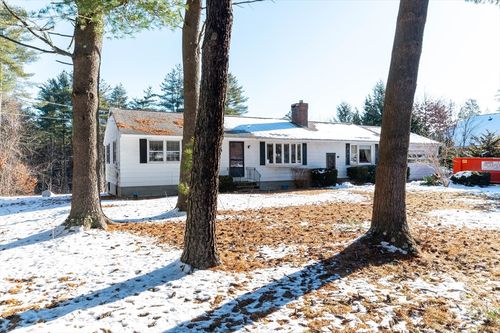 137 W River Rd, Hooksett, NH, 03106-2626 | Card Image