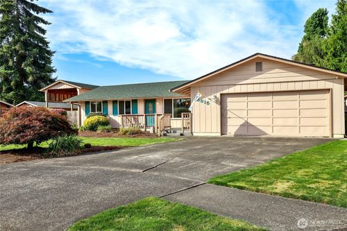 3915 Cherrywood St, Longview, WA, 98632-4906 | Card Image