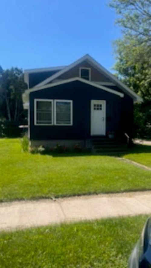 421 8th St, Cloquet, MN, 55720-2024 | Card Image