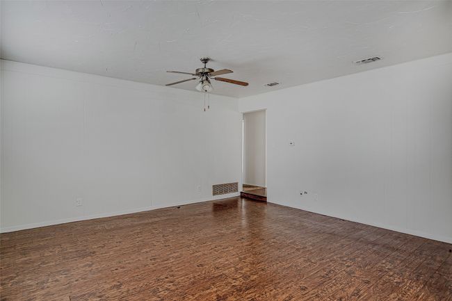 2020 Cliffside Dr, House other with 3 bedrooms, 2 bathrooms and null parking in Edgecliff Village TX | Image 7