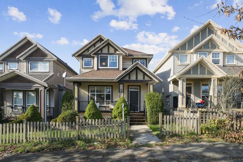 6865 196 St, Surrey, BC, V4N5Y9 | Card Image