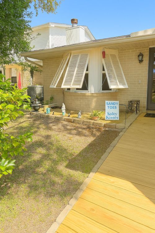 807 Holbrook Cir, Fort Walton Beach, FL, 32547-6729 | Card Image