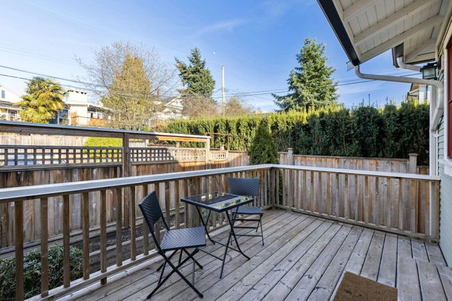 264 W 6 Th Street, Townhouse with 2 bedrooms, 2 bathrooms and 2 parking in North Vancouver BC | Image 20