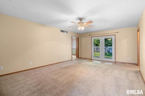 2924 Lakeshire Dr, Springfield, IL, 62707-6911 | Card Image