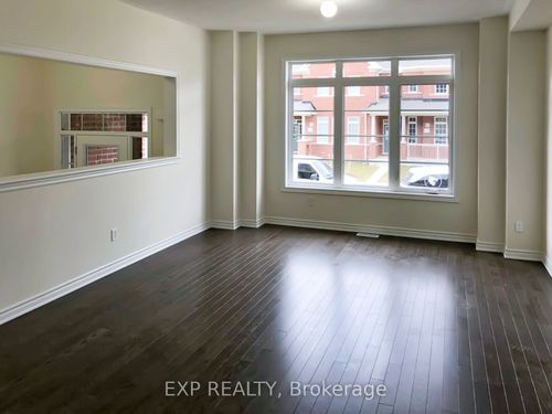 31 Walter Proctor Rd, East Gwillimbury, ON, L9N0P1 | Card Image