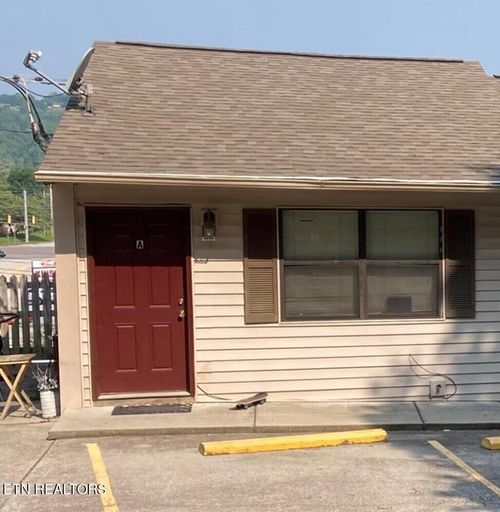 a-205 4th St, Kingston, TN, 37763-2884 | Card Image