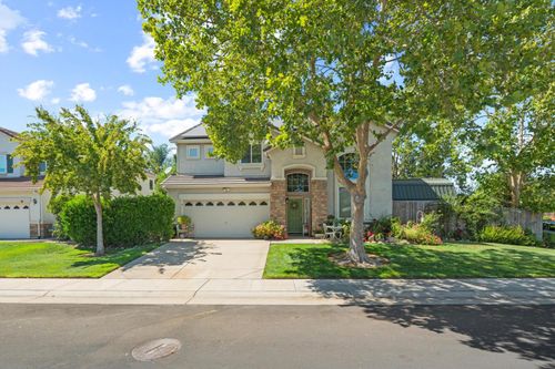 9489 Red Spruce Way, Elk Grove, CA, 95624 | Card Image