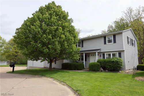 915 Nautical Dr, Vermilion, OH, 44089-1716 | Card Image