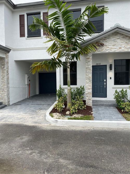 2831-2831 Sw 16th Ter, Fort Lauderdale, FL, 33315-2876 | Card Image