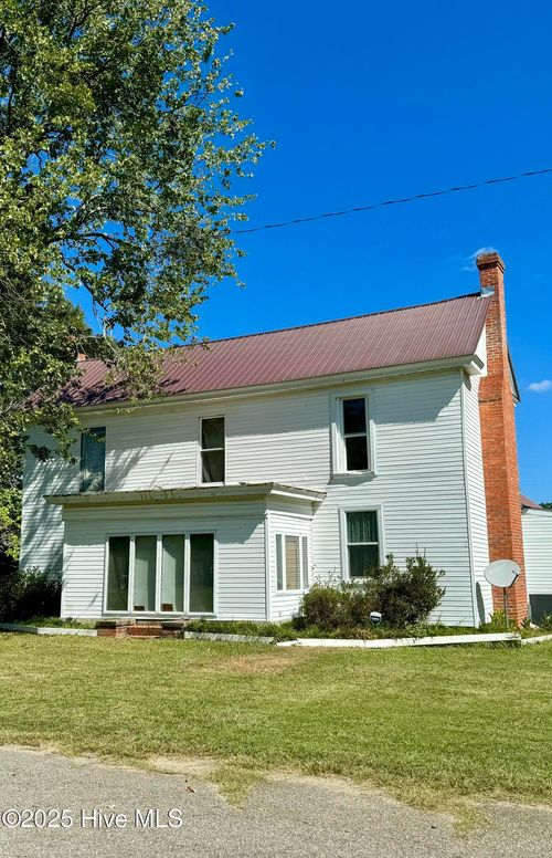 205 Railroad St, Kelford, NC, 27847-9692 | Card Image